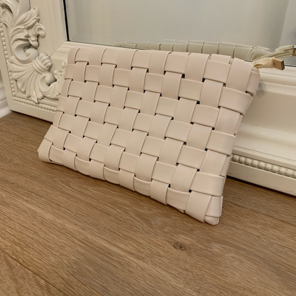 Vici Handbags - RESERVED • Faux Leather Woven Crossbody Clutch